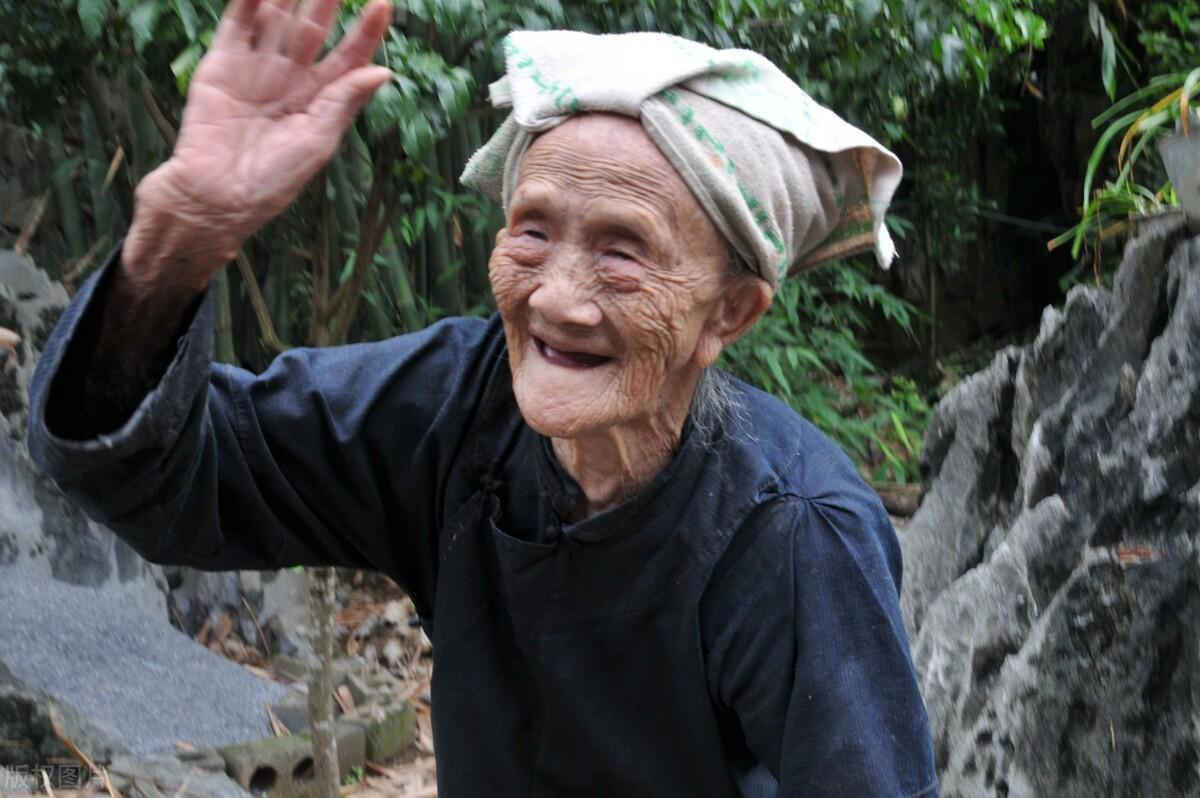 股四头肌训练椅_股四头肌训练椅安装步骤_股四头肌训练椅安装视频