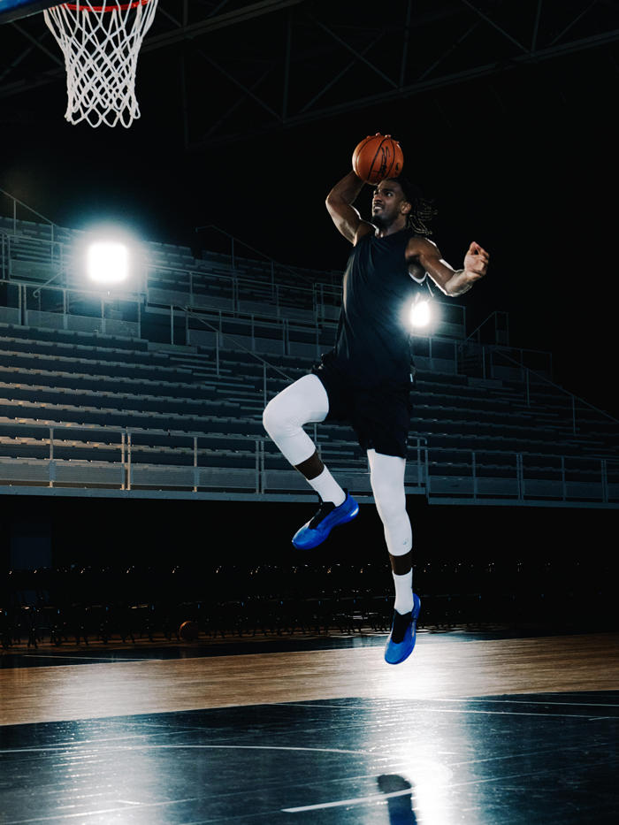 运动装备专业性价格平衡_迪卡侬 健身手套_迪卡侬大众专业双轨策略