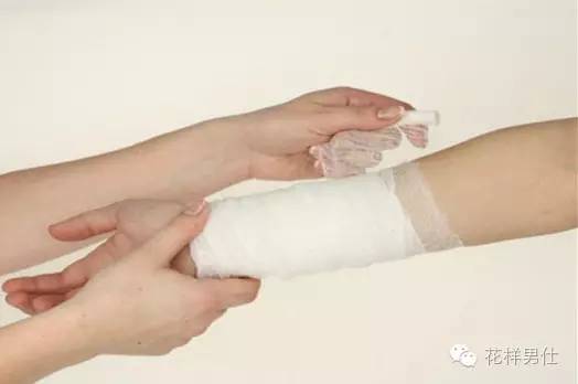 如何选择合适的健身手套_健身手套的重要性_健身需要带手套吗