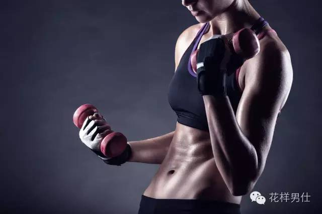 如何选择合适的健身手套_健身需要带手套吗_健身手套的重要性