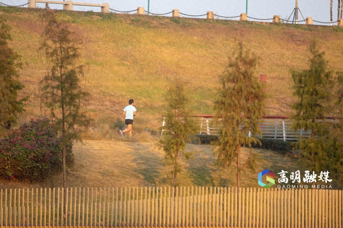 开yunapp体育官网入口下载手机版 @高明人：冬季运动别着急，热身做好才不会“冻”出问题