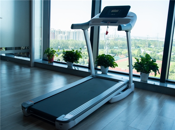 智能分析科学指导,亿健跑步机助力用户实现减肥计划!