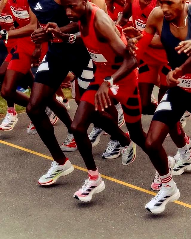 跑鞋科技升级_买什么牌子跑步机好_长距离跑鞋耐磨性