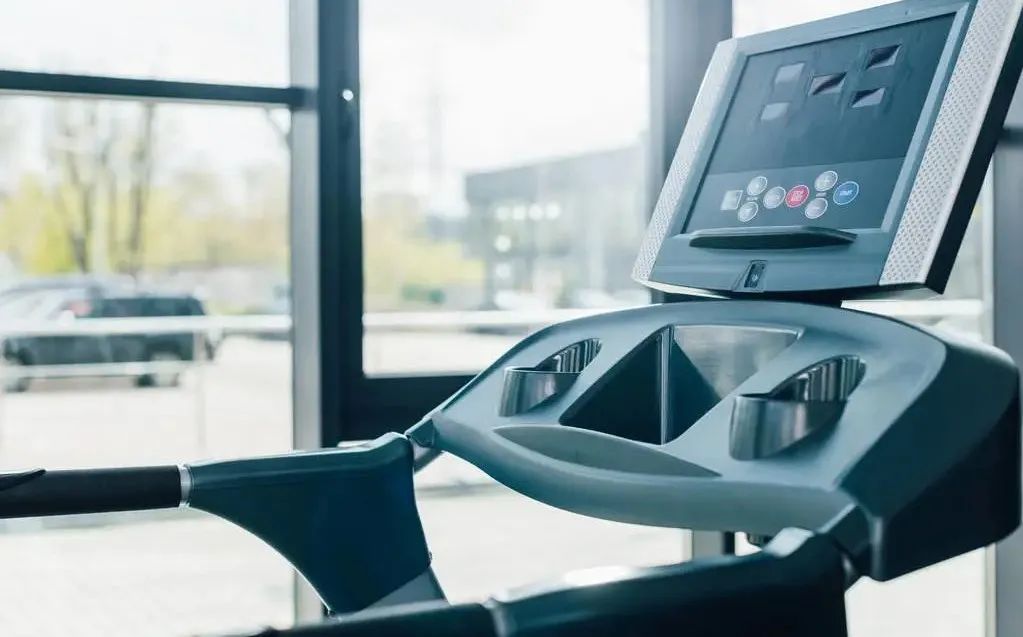 汗汗画画免费阅读在线阅读下拉式 跑步机和室外跑，有什么差别？