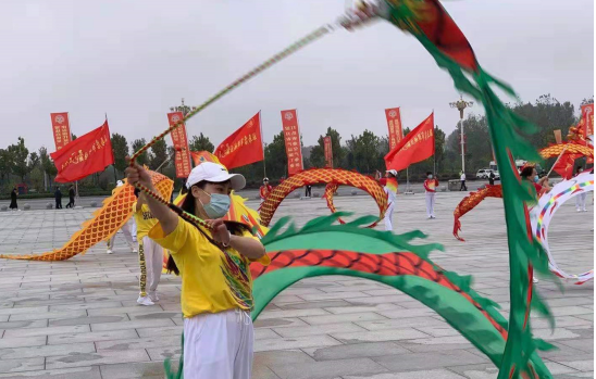 中老年体操舞_体操健身老年节中班教案_二十四节中老年健身体操