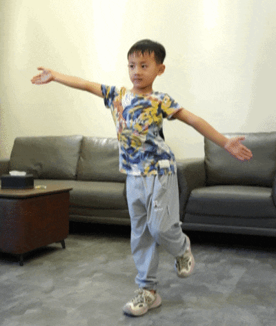 平衡力发展影响专注力_感统训练单腿椅_金鸡独立测试平衡能力