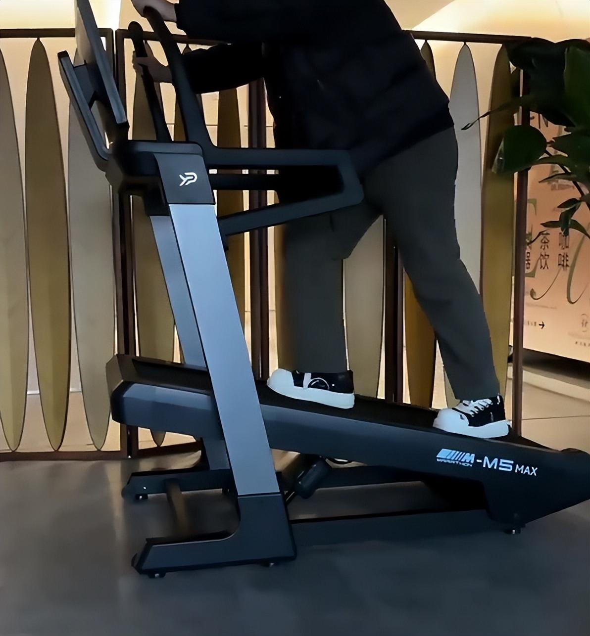 家用跑步机品牌排行榜2025_跑步机什么牌子质量好_易跑M5 Ultra评测