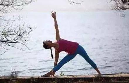 夏日健身 瑜伽_常见瑜伽体式功效_瑜伽体式功能介绍