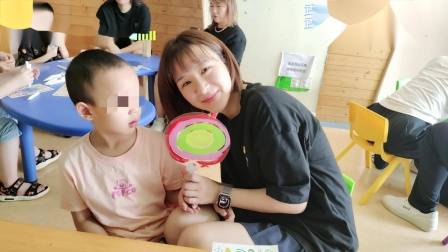 武汉自闭症康复机构：心之初特殊教育学校与武汉文旅集团风貌公司下属安坻酒店的志愿者同事们携手，于近日为特殊儿童们带来了一场特别的“微笑公益日”活动