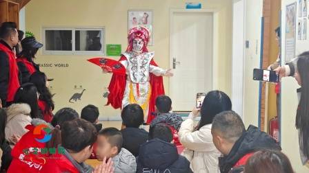 “幼吾幼以及人之幼”70精进营湖北(3、4)班的志愿者们与武汉心之初特殊教育学校携手，开展关爱儿童公益融合活动，大家共同度过了一段充满理解、尊重与欢笑的时光