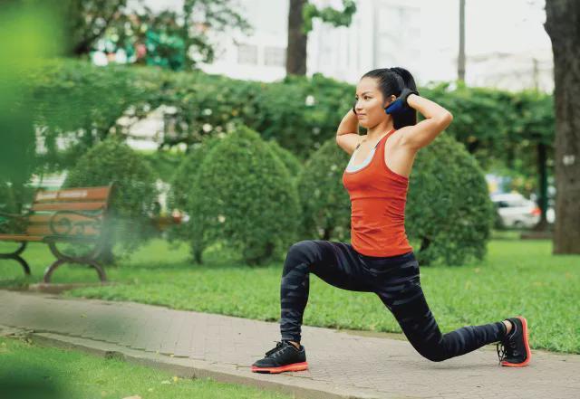 弓箭步锻炼方法_股四头肌训练椅_弓箭步训练效果