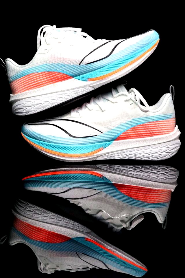 轻量化跑鞋推荐_跑步机什么牌子好 跑步机如何_跑鞋科技