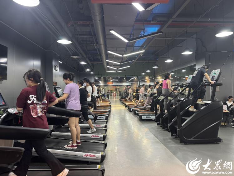 东营跑步机什么牌子好_东营健身消费券_概念游泳健身房优惠活动