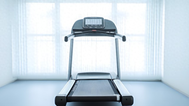 女神漫画免费登录入口页面弹窗 别乱买跑步机！6大选购要点记牢，家用不踩雷不花冤枉钱