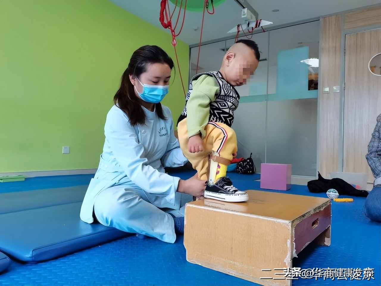 感统训练坐独角椅_感统训练单腿椅_椅子练腿