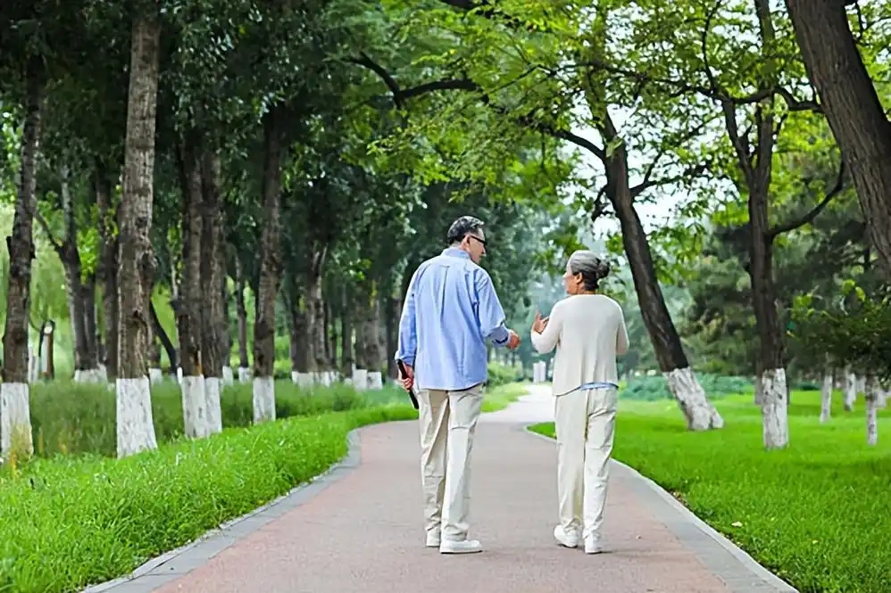 髋关节训练椅_髋关节疼痛与日常活动关系_髋关节疼痛反复发作原因