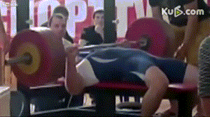 健身需要带手套吗_健身受伤动作 卧推硬拉深蹲弯举 健身动作致伤率 避免健身受伤技巧