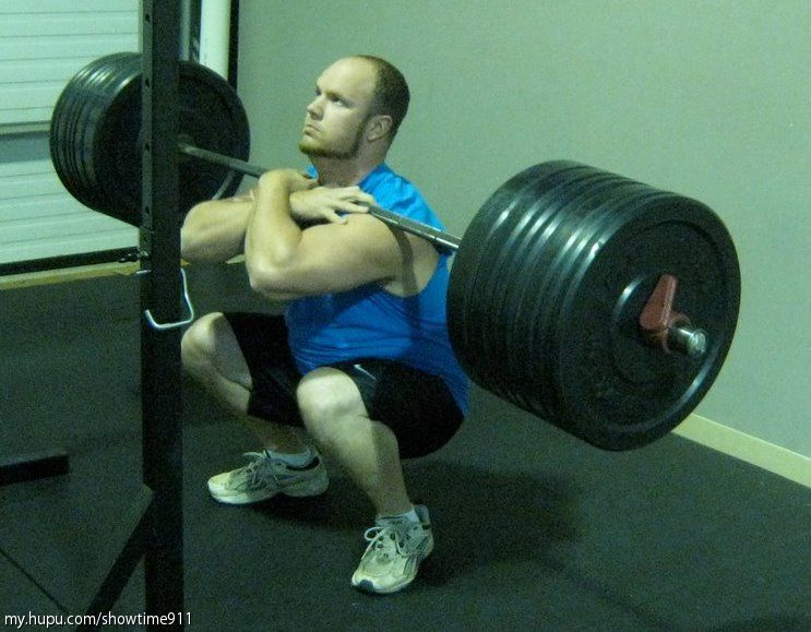 颈前深蹲训练教程_深蹲锻炼股四头肌_股四头肌训练椅