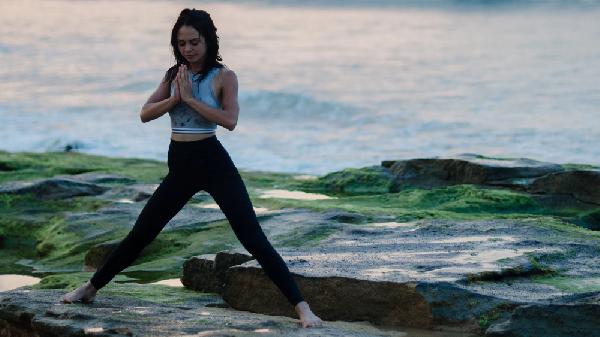 瑜伽辅助引体向上训练_练完瑜伽还能健身吗_引体向上和瑜伽结合训练