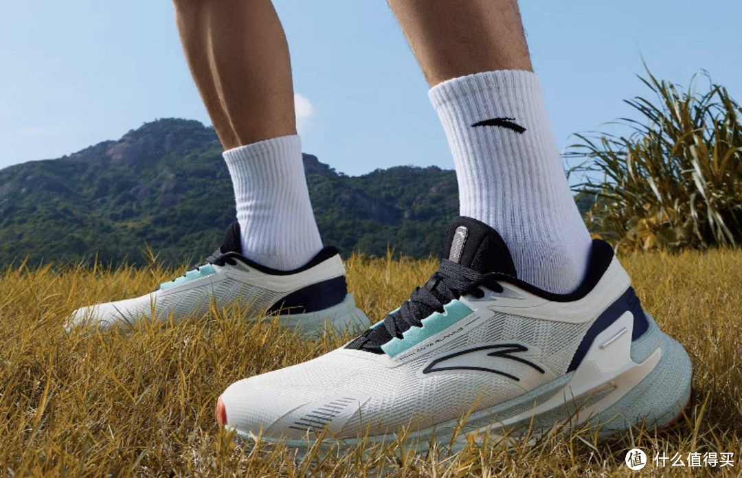网上买什么牌子跑步机好？_国产跑鞋300元性价比_跑鞋300元配置特点